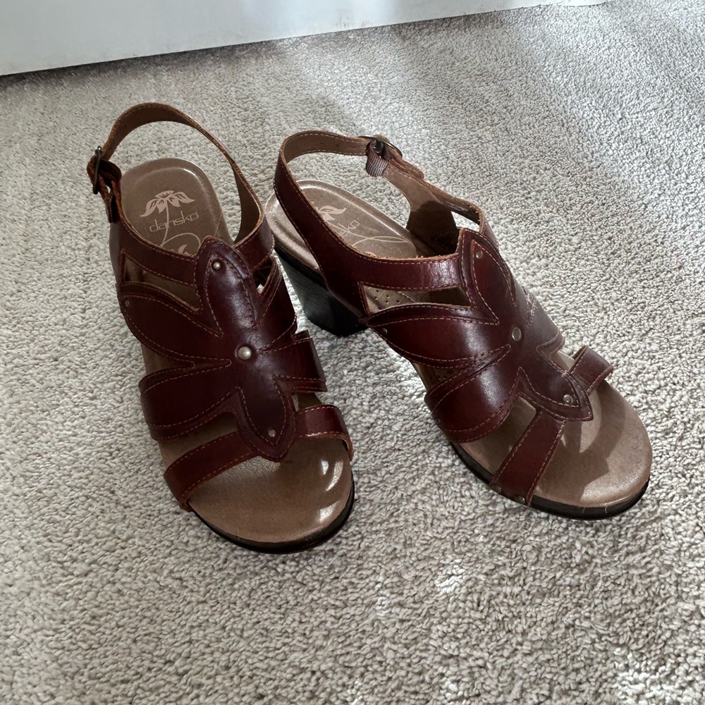 Sexy Dansko Strappy Slingback Heels
